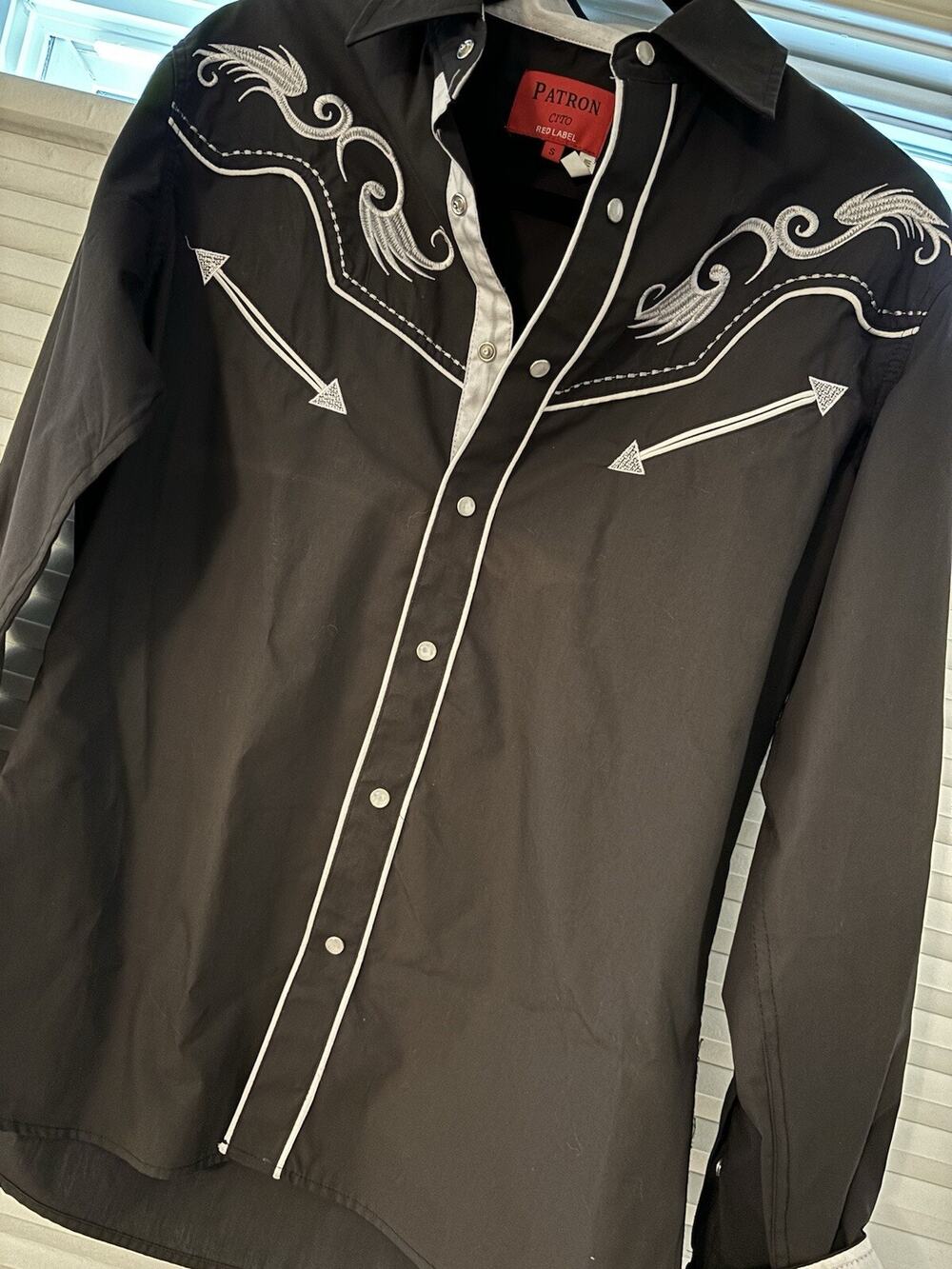 Patron Cito Red Label Men's Small Black Embroidered Horses Pearl Snap Shirt EUC